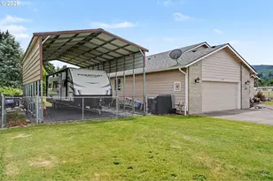 762 3rd St, Lyons, OR 97358 - Photo 3