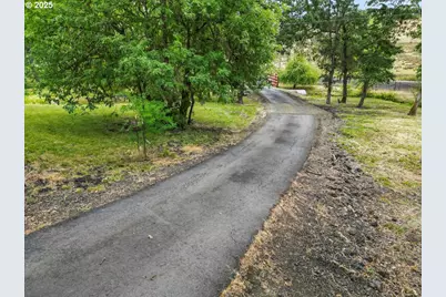 445 Hatfield Dr, Roseburg, OR 97470 - Photo 39