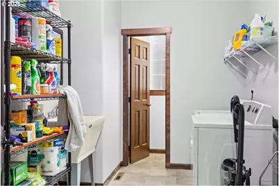 445 Hatfield Dr, Roseburg, OR 97470 - Photo 15