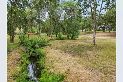 445 Hatfield Dr, Roseburg, OR 97470 - Photo 41