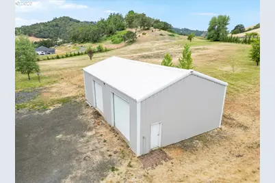 445 Hatfield Dr, Roseburg, OR 97470 - Photo 5