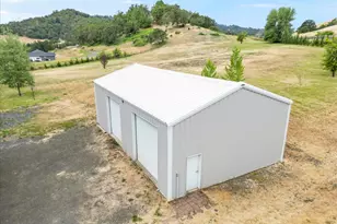 445 Hatfield Dr, Roseburg, OR 97470 - Photo 5