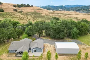 445 Hatfield Dr, Roseburg, OR 97470 - Photo 3