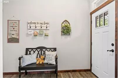 445 Hatfield Dr, Roseburg, OR 97470 - Photo 9