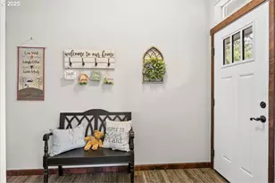 445 Hatfield Dr, Roseburg, OR 97470 - Photo 9