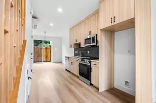 9292 N New York Ave, Portland, OR 97203 - Photo 3