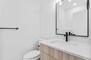 9292 N New York Ave, Portland, OR 97203 - Photo 9