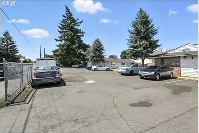 8503 SE Insley St, Portland, OR 97266 - Photo 17