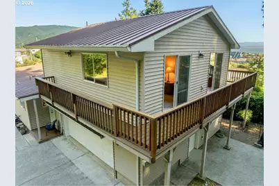 305 9th St, Garibaldi, OR 97118 - Photo 5