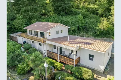 305 9th St, Garibaldi, OR 97118 - Photo 1