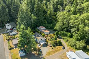 305 9th St, Garibaldi, OR 97118 - Photo 11