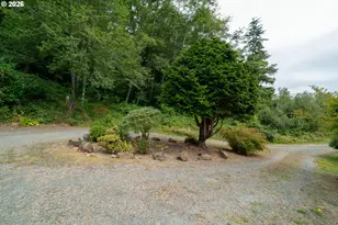 305 9th St, Garibaldi, OR 97118 - Photo 15