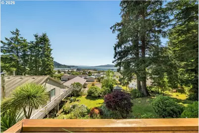305 9th St, Garibaldi, OR 97118 - Photo 19