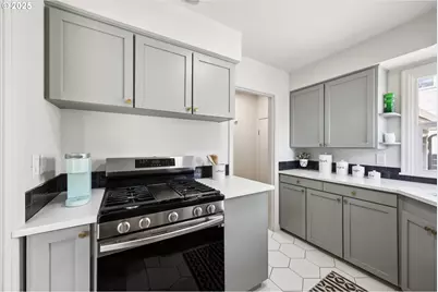 7307 N Stanford Ave #A, Portland, OR 97203 - Photo 13