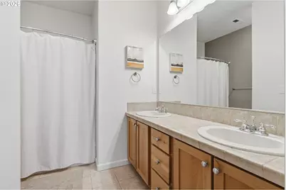 10308 SW Hollyridge Ln, Beaverton, OR 97005 - Photo 15