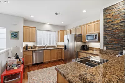 10308 SW Hollyridge Ln, Beaverton, OR 97005 - Photo 9