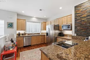 10308 SW Hollyridge Ln, Beaverton, OR 97005 - Photo 9
