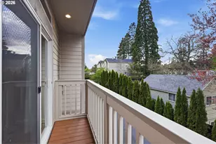 10308 SW Hollyridge Ln, Beaverton, OR 97005 - Photo 23