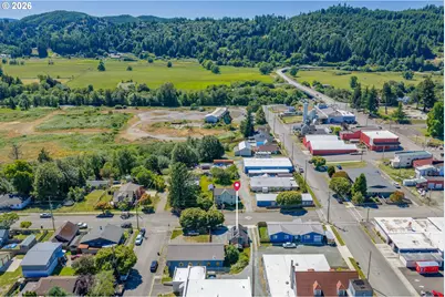 451 4th St, Myrtle Point, OR 97458 - Photo 31