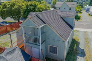 451 4th St, Myrtle Point, OR 97458 - Photo 5