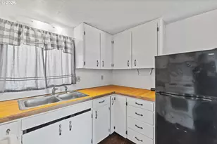 451 4th St, Myrtle Point, OR 97458 - Photo 17