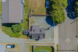 451 4th St, Myrtle Point, OR 97458 - Photo 9