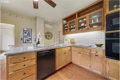 404 SW 6th St, Corvallis, OR 97333 - Photo 43