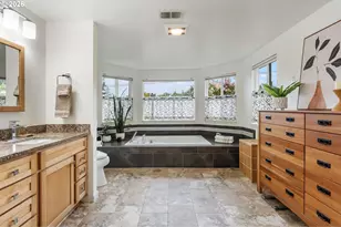 13270 Princeton Ct, Lake Oswego, OR 97035 - Photo 13