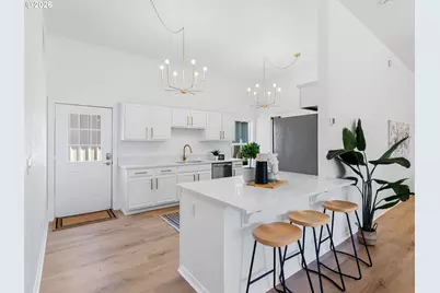 2541 SE 136th Ave, Portland, OR 97236 - Photo 5