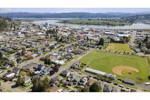 625 S 9th St, Coos Bay, OR 97420 - Photo 23