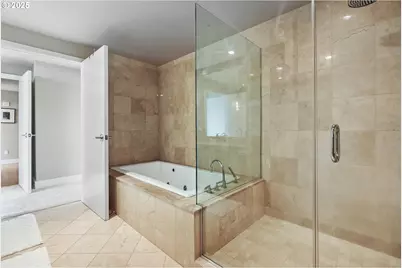 1920 S River Dr #1204, Portland, OR 97201 - Photo 37