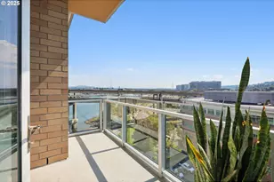 1920 S River Dr, Portland, OR 97201 - Photo 33