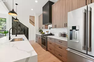 9375 SW 8th Ave, Portland, OR 97219 - Photo 15