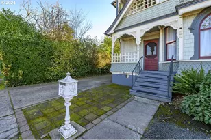206 NE 10th St, McMinnville, OR 97128 - Photo 5