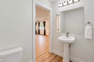 16317 SE Salmon St, Portland, OR 97233 - Photo 9