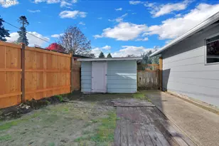 3235 Crocker Rd, Eugene, OR 97404 - Photo 37