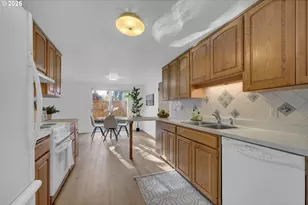 3235 Crocker Rd, Eugene, OR 97404 - Photo 9