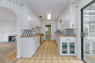 1533 SW Fairview Ave, Dallas, OR 97338 - Photo 13