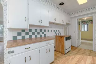 1533 SW Fairview Ave, Dallas, OR 97338 - Photo 25