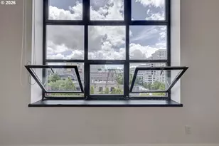 1314 NW Irving St, Portland, OR 97209 - Photo 11