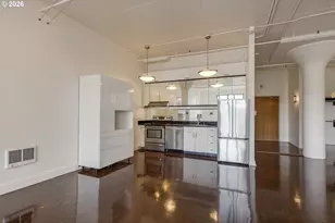 1314 NW Irving St, Portland, OR 97209 - Photo 11
