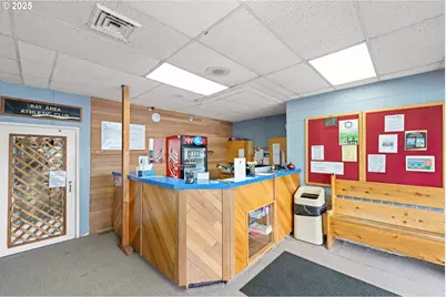 985 Newmark Ave, Coos Bay, OR 97420 - Photo 9