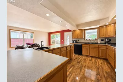 412 Fir St, Brookings, OR 97415 - Photo 11