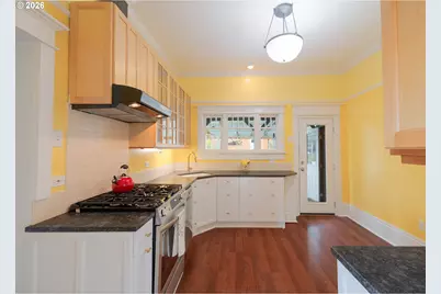 470 3rd St, Astoria, OR 97103 - Photo 11