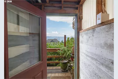 470 3rd St, Astoria, OR 97103 - Photo 25