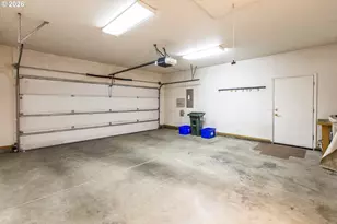 1875 Lake Cove Ave, Eugene, OR 97408 - Photo 27
