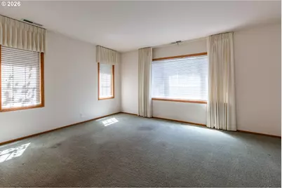 1875 Lake Cove Ave, Eugene, OR 97408 - Photo 9