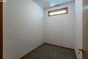 1875 Lake Cove Ave, Eugene, OR 97408 - Photo 25