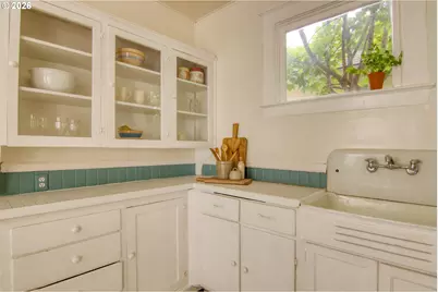 4030 SE Caruthers St, Portland, OR 97214 - Photo 13