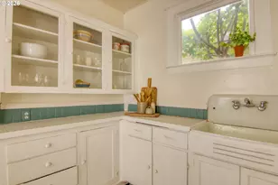 4030 SE Caruthers St, Portland, OR 97214 - Photo 13